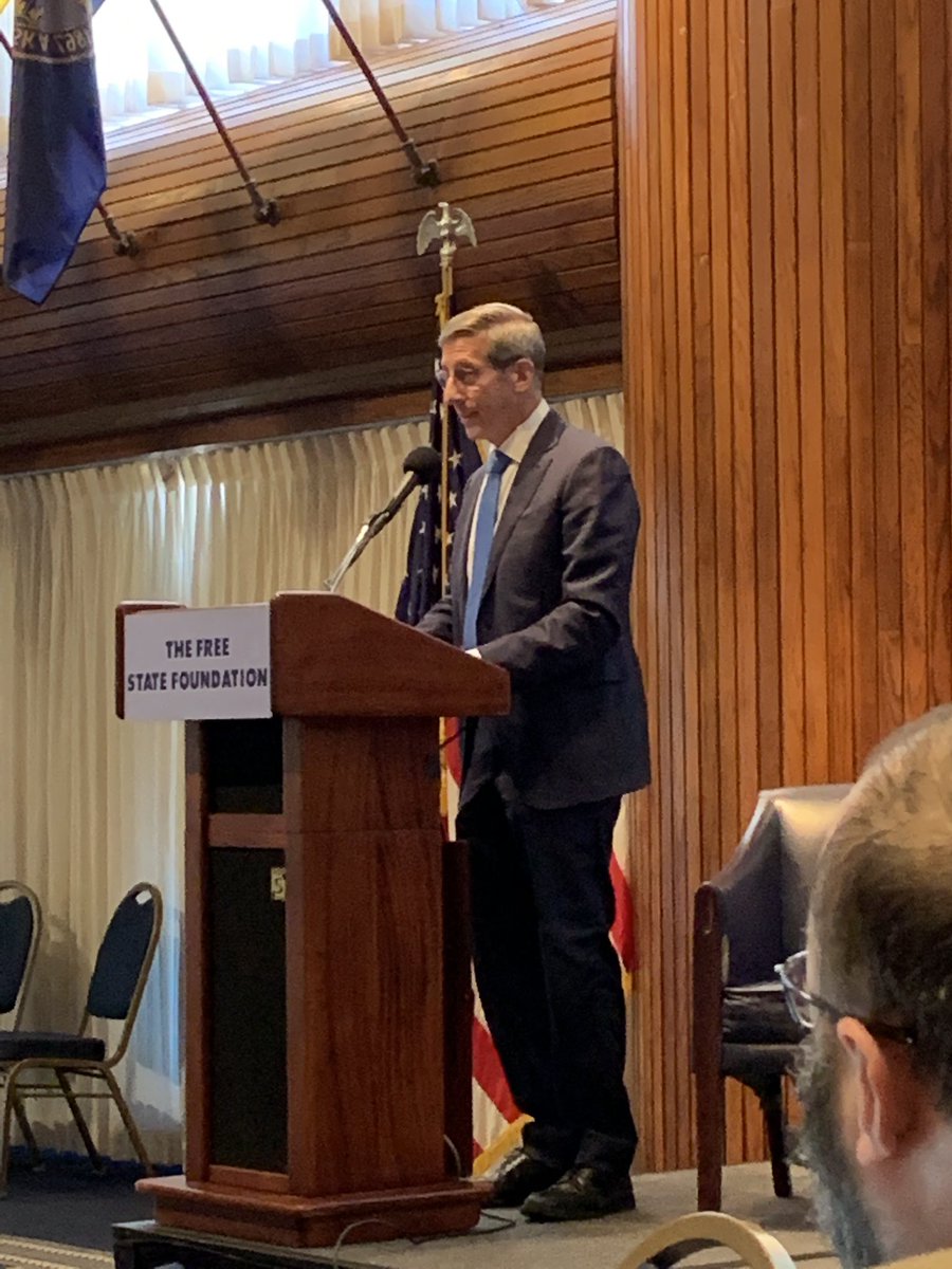 tstruble's tweet photo. Closing out #fsfconf11, @JoeSimonsFTC identifies some differences between @FTC and @FCC. For example, per se violations of FTC Act (e.g., competitors colluding to fix prices or divide markets) are based on history of past enforcement. Theory not enough until it's tried-and-true. https://t.co/2zOYFxCOCj