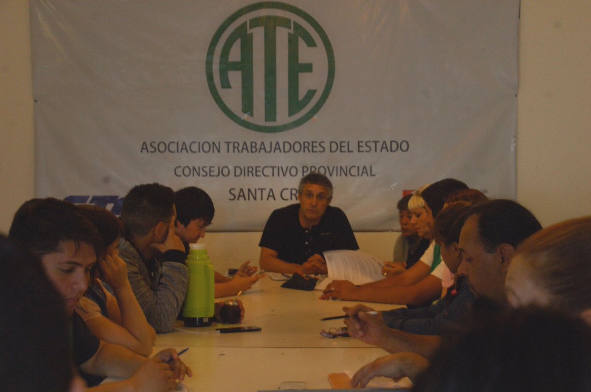 ATESantaCruz's tweet photo. #RioGallegos: Hace Intantes arranca #PlenarioDeDelegados con participación de muchos sectores, en la sede del Consejo Directivo Provincial.
#ATEEnCadaSector #SomosIdentidad #SomosOrganización #ATESantaCruz https://t.co/qhrUdsjuw4