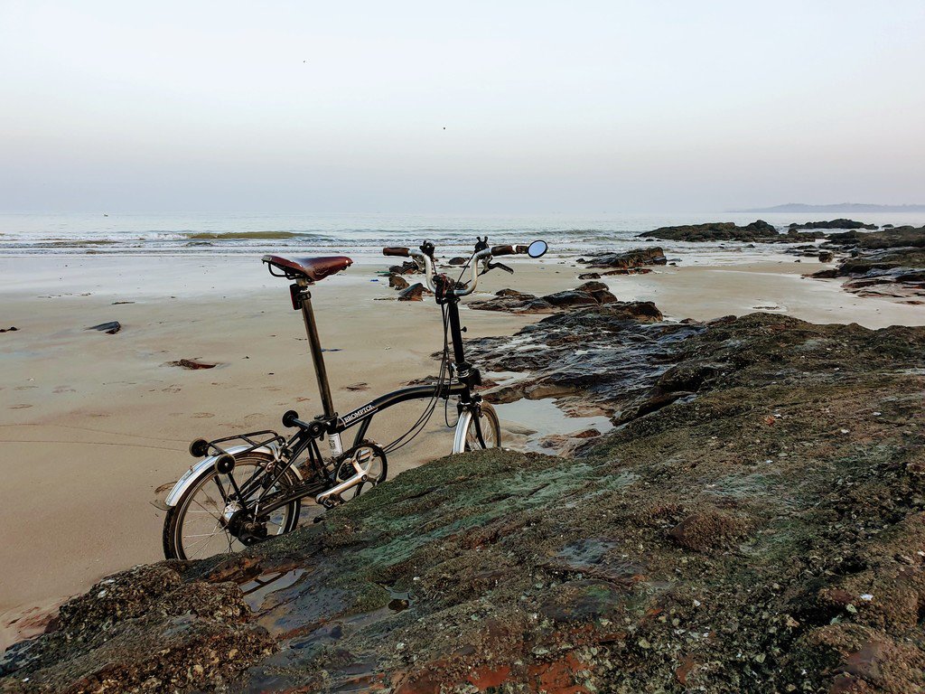 bijoor's tweet photo. Cycling to Madh Island - https://t.co/ngKVG5lXgX https://t.co/WVuht4f4d7