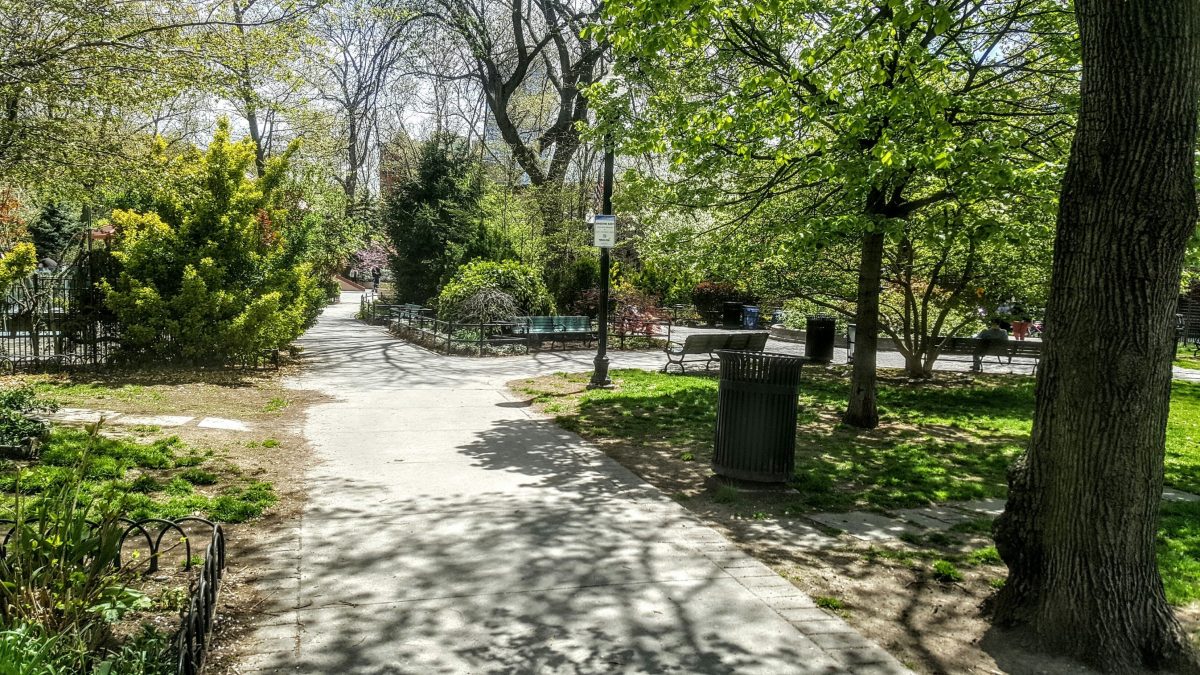 333GrandStreet's tweet photo. Get outside and enjoy the #spring air 🍃. This guide from @jcfamilies highlights the best #parks in and around #JerseyCity that are perfect for a picnic or a lovely walk. https://t.co/bsfdMDJuZl https://t.co/2xsX3k9SjH
