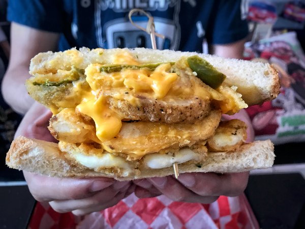 TheRegentNJ's tweet photo. Trade fast food for delicious cheap eats during your lunch break. @HaveANight_JC features 10+ #JerseyCity hot spots with great food for $10 or less! https://t.co/R8gdnMfEIM https://t.co/nca0iUDoX2