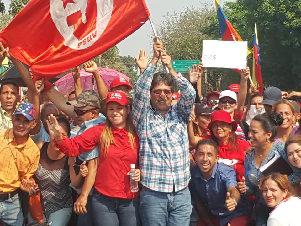 nacho4f's tweet photo. GRAN MARCHA DESDE BARINAS EN RESPALDO A NUESTRO PRESIDENTE MADURO, PUEBLO Y FUERZAS ARMADAS ,UNION CIVICO MILITAR DISPUESTOS A DEFENDER A NUESTRA PATRIA QUE CUALQUIER INTRUSO QUE PRETENDA ROBARNOLAS ,BARINITAS ,MUNICIPIO BOLIVAR PRESENTE,,VIVA CHAVEZ,VIVA @NicolasMaduro https://t.co/6KFFkdyofe