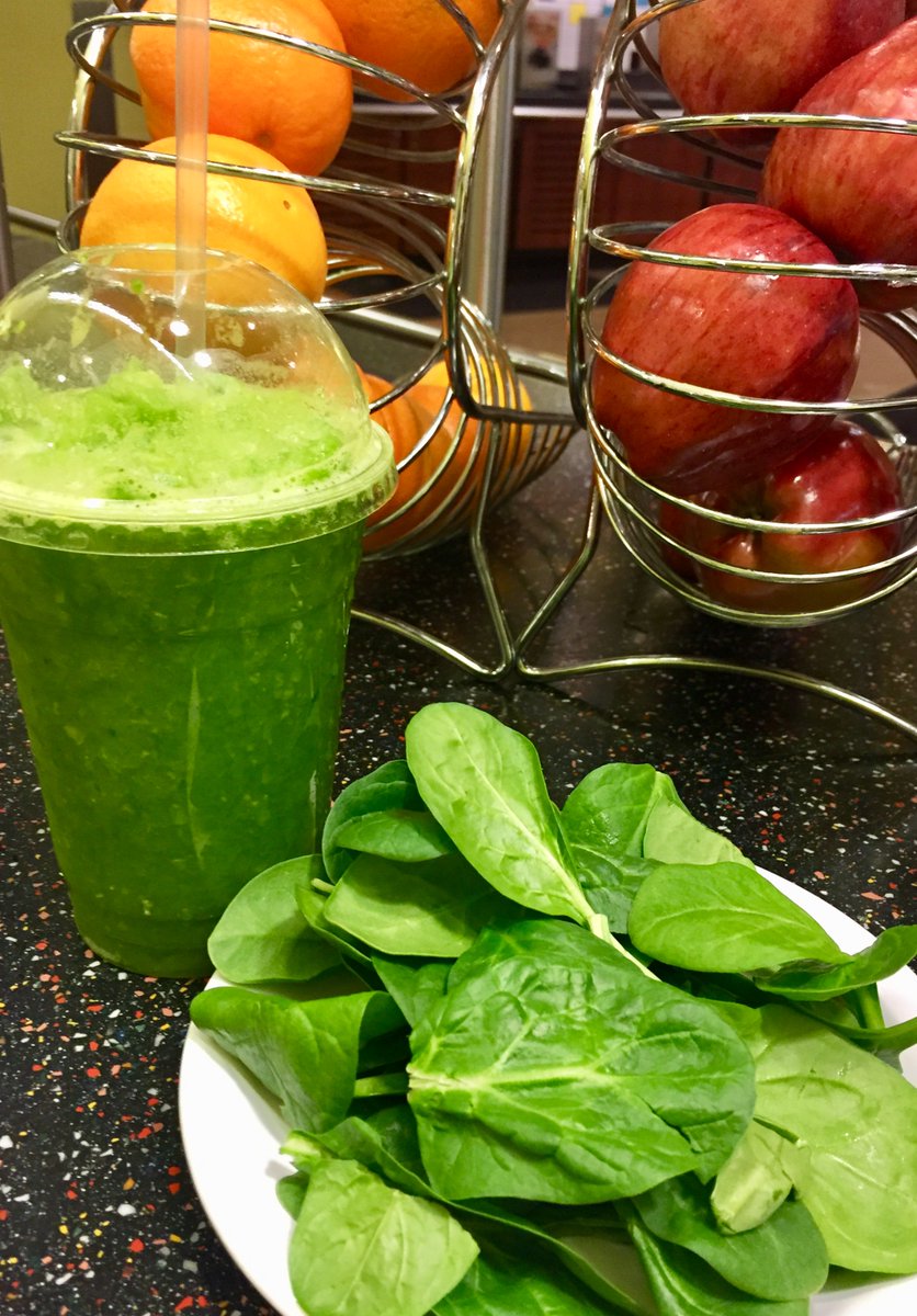 MetzatGannon's tweet photo. It’s National Spinach Day! How do you eat your spinach? Have it in a salad, add it to a sandwich, pasta dish or pizza or try it our favorite way in a fresh smoothie! Show us your best #MetzHack with spinach today! https://t.co/5SKwplOP4N
