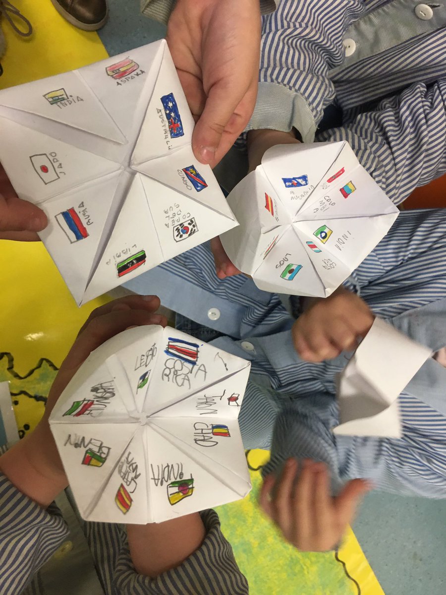 AmargosEva's tweet image. #Ambients seguim aprenent entre iguals, de manera autònoma, experimentant, explorant i jugant... i seguim aprenent com és el nostre món (països, monuments, banderes, cases...) Grans propostes a l’ambient Hiperió de la #PIN #JEStGervasi