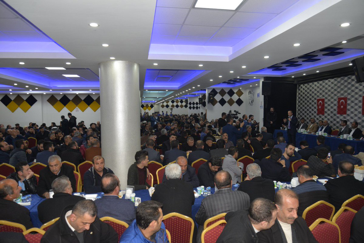 Vakit,birlik vaktidir. Güçlerimizi birleştirecek,birbirimizin sırtını birbirimize vatan kılacağız.Ayrılıkta azap, birlikte rahmet vardır. Bu kutlu yolculuğumuzda bizleri içtenlikle destekleyen,gönüllerine bizi kabul eden,dualarını bizden esirmeyen hemşehrilerime teşekkür ediyorum