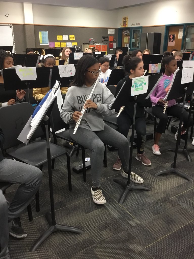 OBMSbulldogs's tweet photo. RCMS celebrates the music in our school! #teamRCMS #RCISDJOY @rcisdfinearts #TxEdTuesday @RCMSChoir @RoyseCityMSBand https://t.co/ZlxBAquFLs