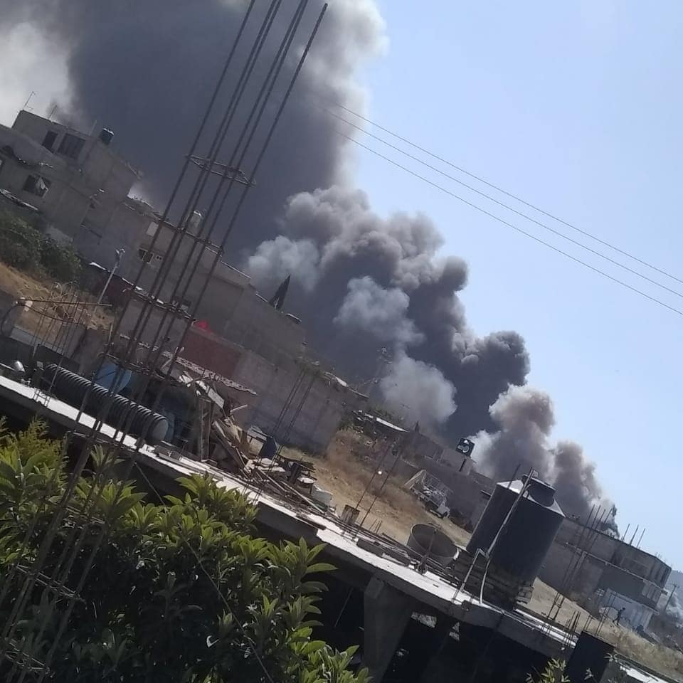 CCAPSI_'s tweet photo. Explosión en Chimalhuacan 
Se reportan 10 lesionados tras explosión de una fábrica de pirotecnia🎆 en Chimalhuacan... #CCAPSI - Centro de Capacitación y Superación Integral
📱811 179 27 44 - info@ccapsi.com #explosion #chimalhuacan #pirotecnia  #proteccioncivil https://t.co/7BnBoZxAM7