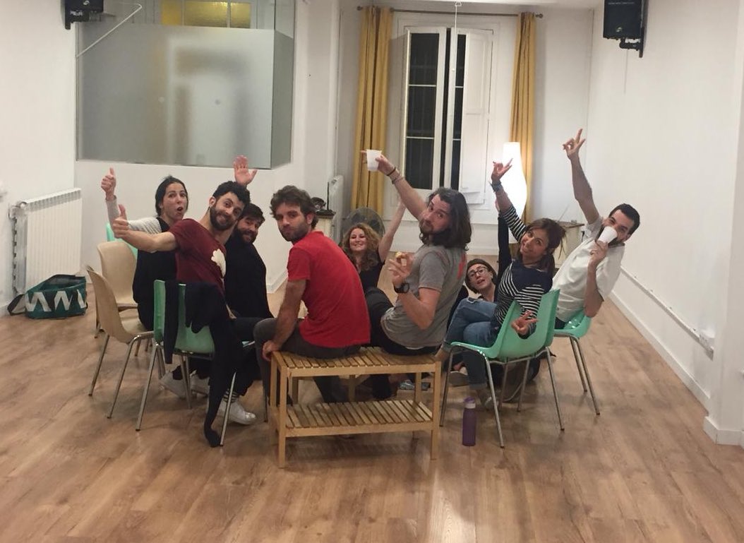 ballatriplestep's tweet photo. Ballem, riem, xerrem, brindem i celebrem que avuí l’Anna fa anys!! 🎂 Per molts anys! Gran ballarina, profe i persona! 😊 Ella, fa la foto!
#happybirthdaytome #triplestep #swingterrassa 🦄🎂 https://t.co/qHYLDca6GI