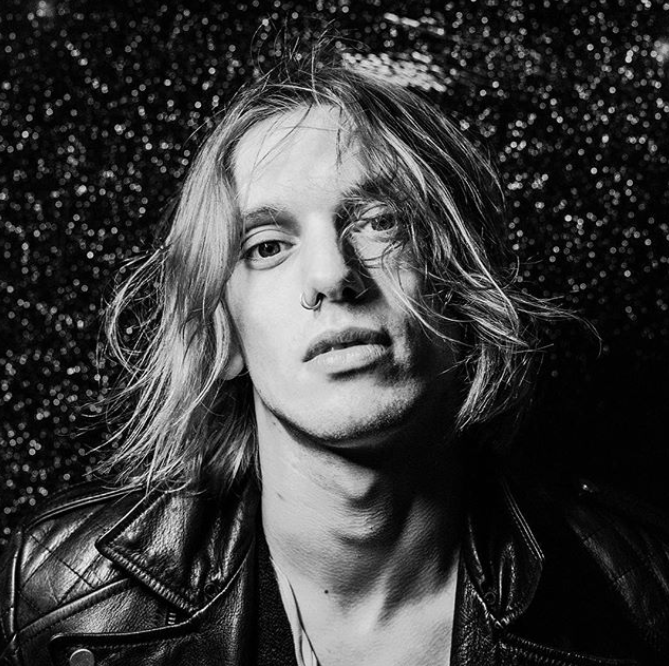 4EverJamieBower's tweet photo. Jamie Campbell Bower Instagram update. March 26, 2019
"Getting messy with @andrewmacpherson_off" https://t.co/V0BFDl1hos