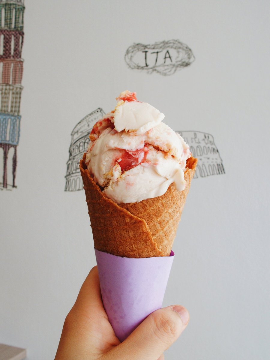 GINGUN ชอบกินขนมฮับ 🥺 tweet media
