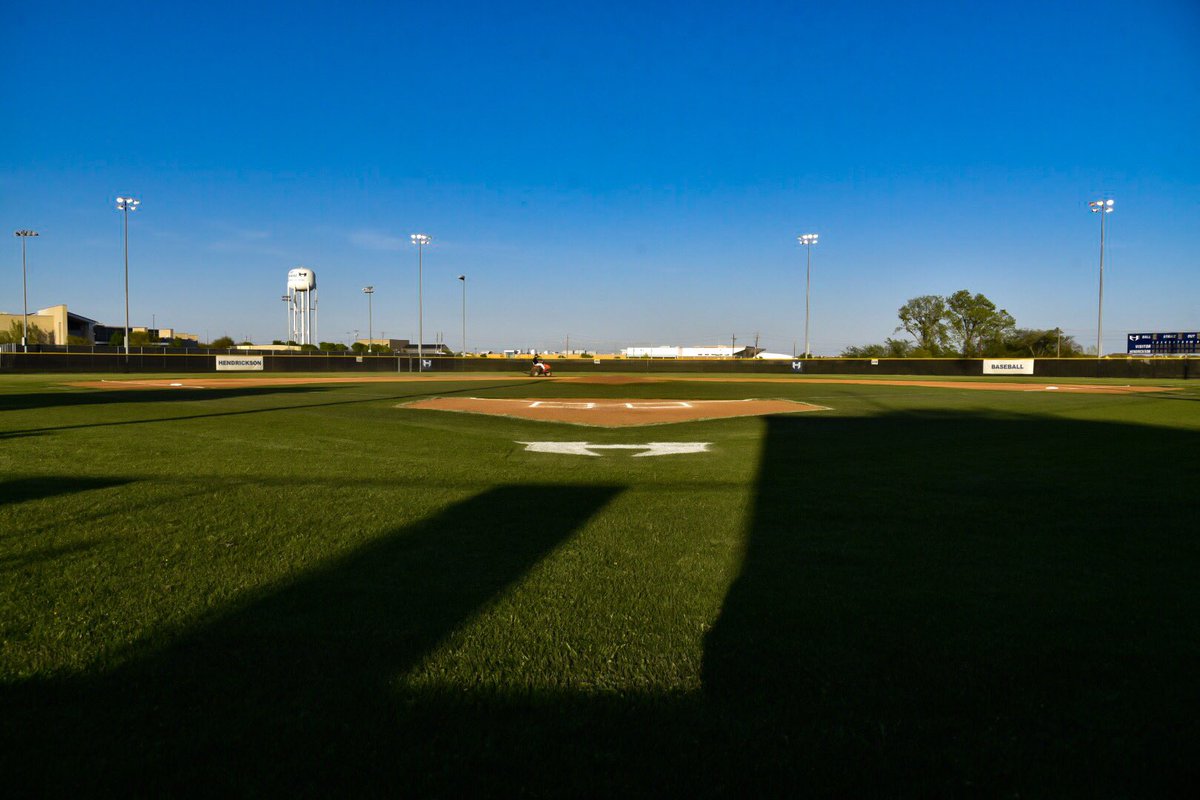 DonaldJBoyles's tweet photo. Coming up at 7:00PM #HendricksonHawks and #StonyPointTigers. #txhsbaseball #2019SpringSeason. https://t.co/kr8eVMlqSI