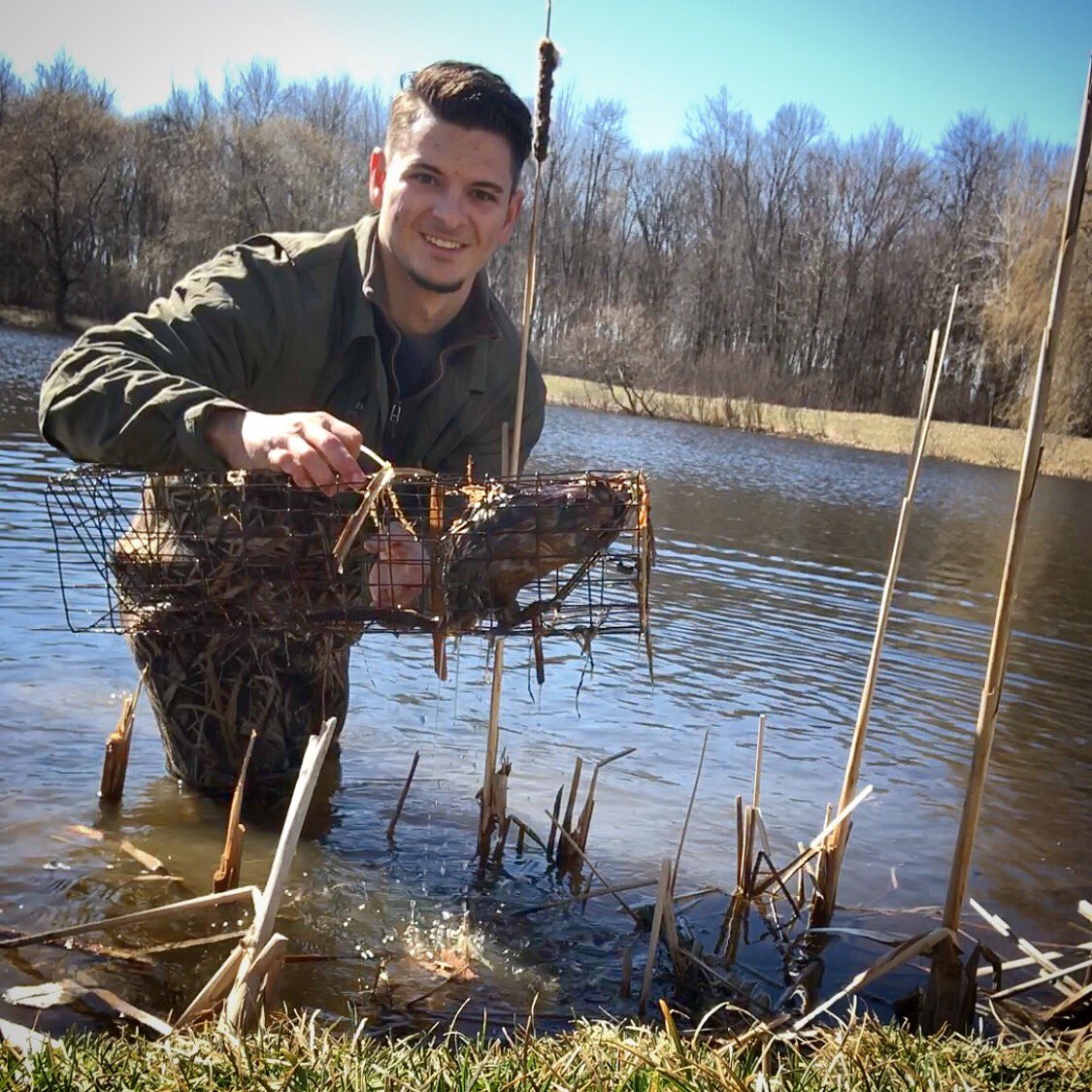nimicreek's tweet photo. Muskrat trapping: the purest form of enjoyment there is. I love it when a job can take me back to my roots, and remind me of what started this crazy life I live!  #ADCwildliferemoval #ADCwildlife #nuisance #thelasttrapper #problemanimals #nuisancecontrol #nimicreek #follow https://t.co/IH3u5n4mI4