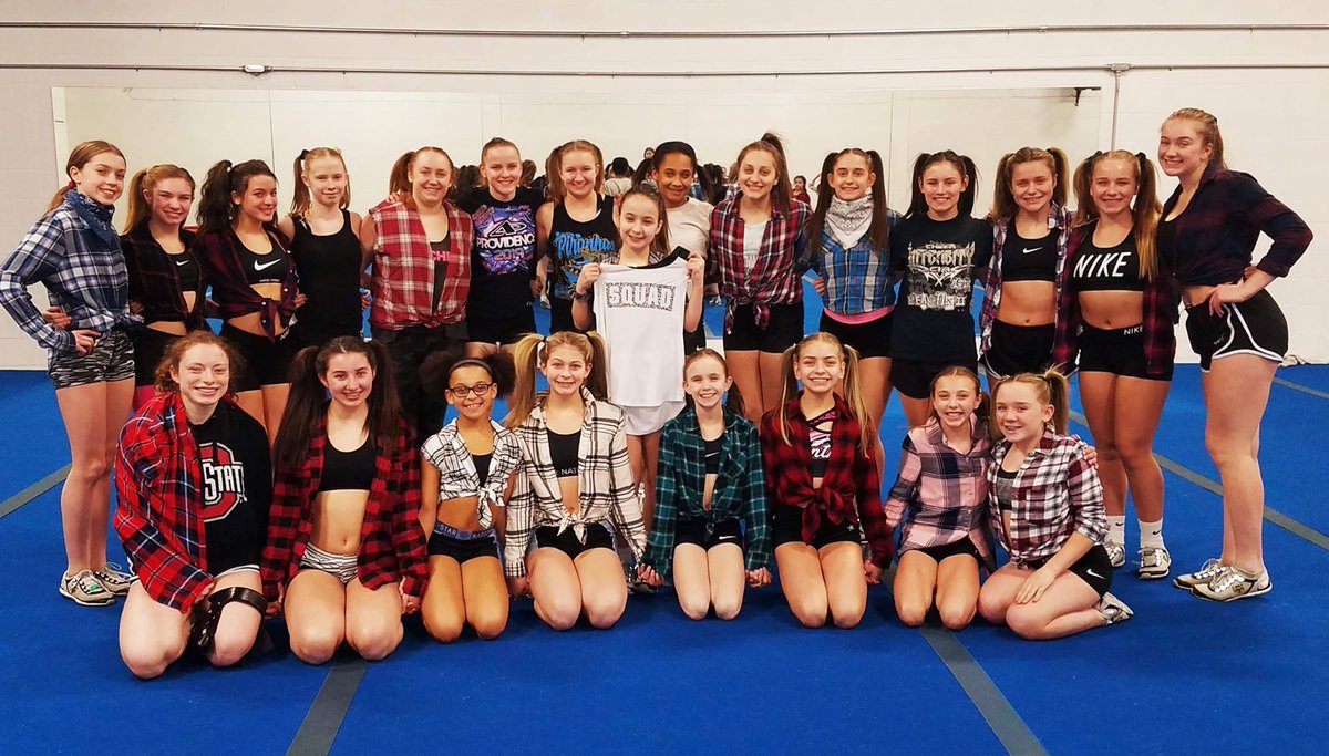 ciapiranhas's tweet photo. the princess piranha #squad is ready for Nashville!❤️🤠 https://t.co/DROsMhQZpZ