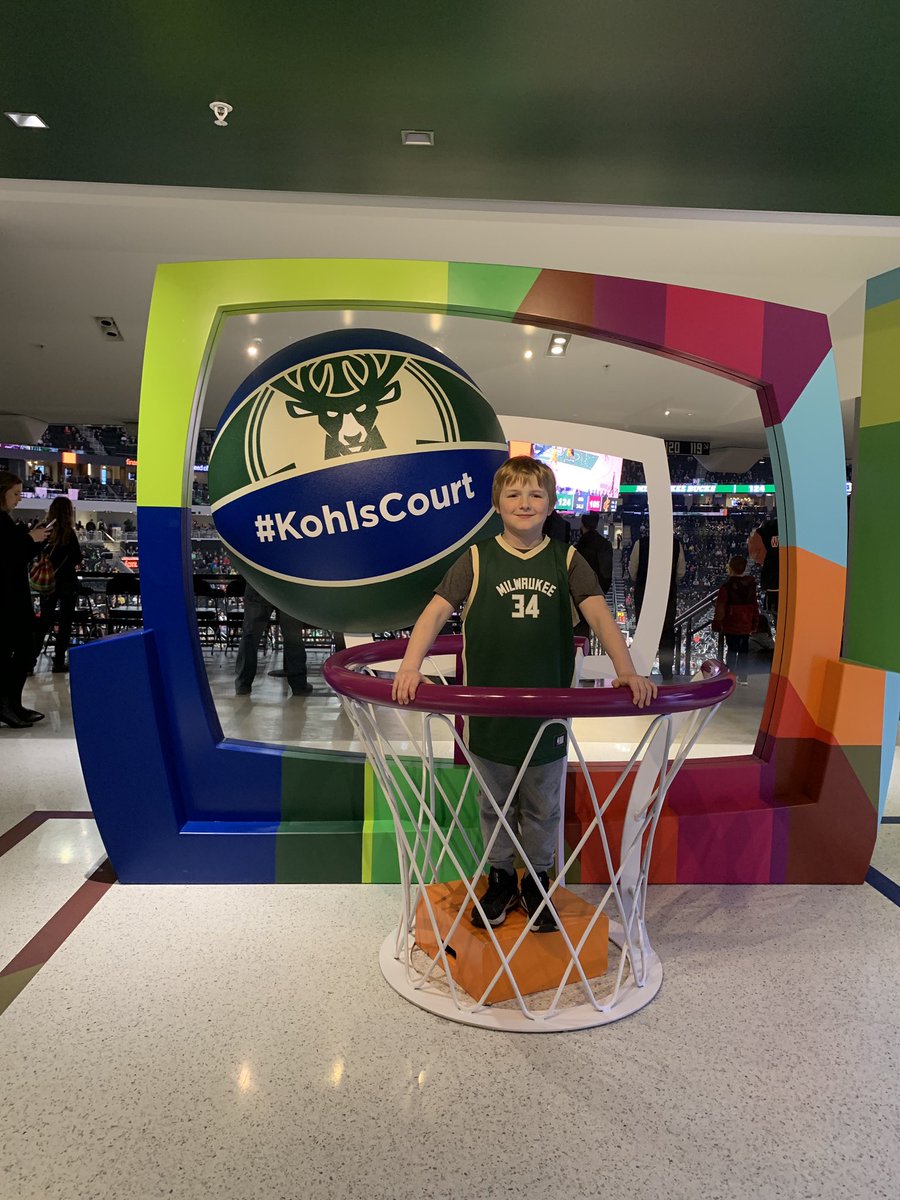 JulieSkelt's tweet photo. #FearTheDeer #kohlscourt https://t.co/cN7y6udW3E