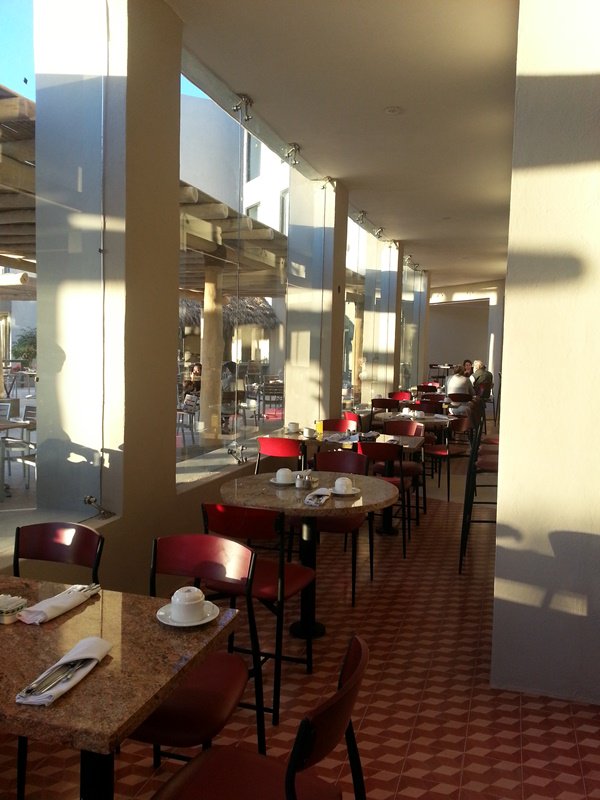 En Frutas y Flores te deleitarás con los variados buffet tema.