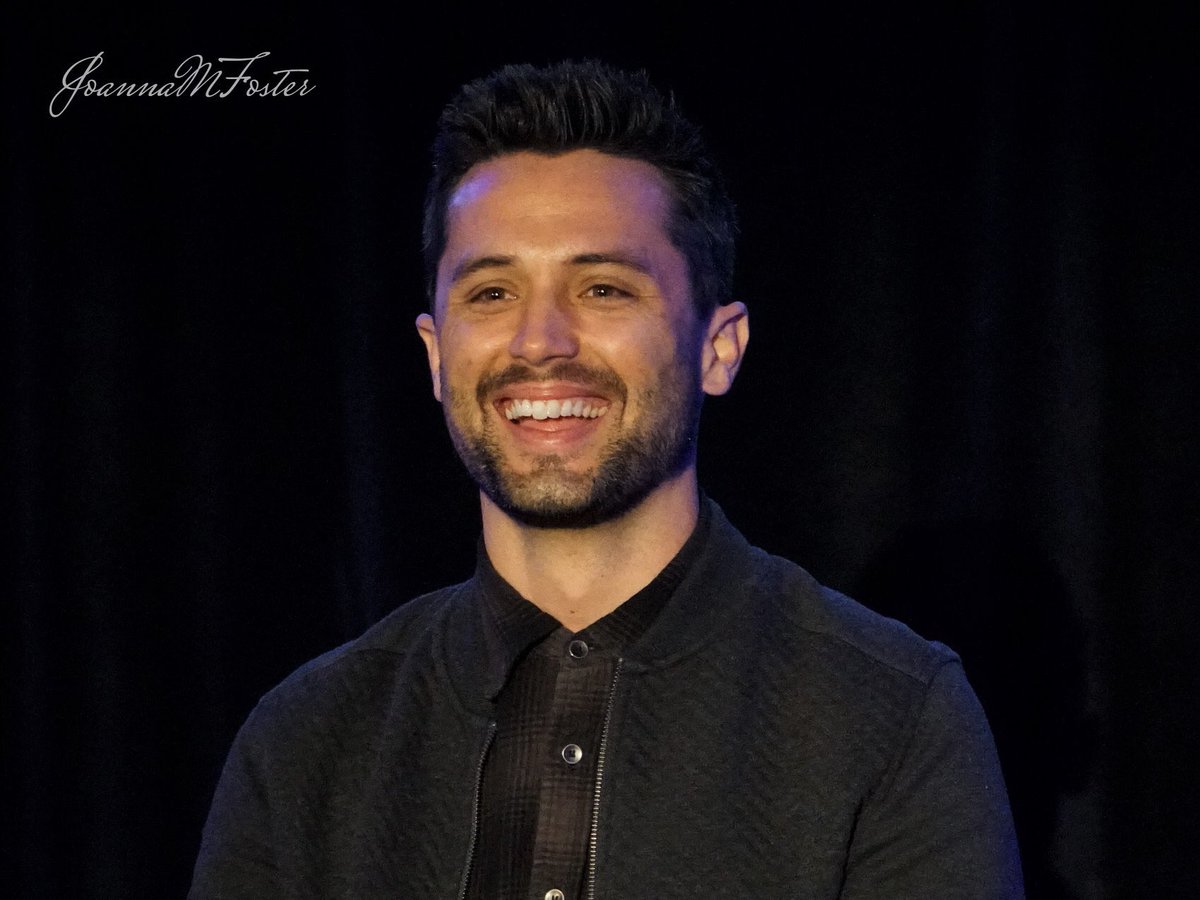 MWhiteShelley's tweet photo. James/Stephen/Michael Grubbs Q&A at #OTHx - one of the most hilarious ones ever!
@EyeCon3000 #RTTHx #oth #onetreehill #treehill #ravens #WilmingtonNC #othfam #Eyecon @ThisIsLafferty @StephenColletti @WakeyWakey https://t.co/TZZOl9ZhQp