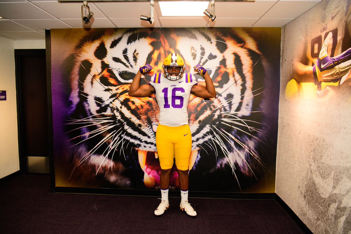 chideraxumeh's tweet photo. Amazing Visit at Death Valley 
Umeh Train...to LSU???   #GeauxTigers🐯 https://t.co/H4o4tzBYR0