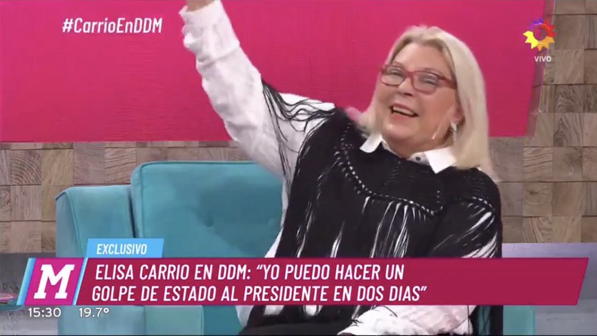 mumimumi09's tweet photo. #DesafueroAStornelliYa #ChauLanata #ChauTN #NuncaMasMacri Ahora LELETA denuncia golpe de estado.....está enojada porque lo iba a hacer ella !! dale LELETA no te achiques ! #DalessioGate #CarrioAIndagatoria https://t.co/z7cYFieS0D