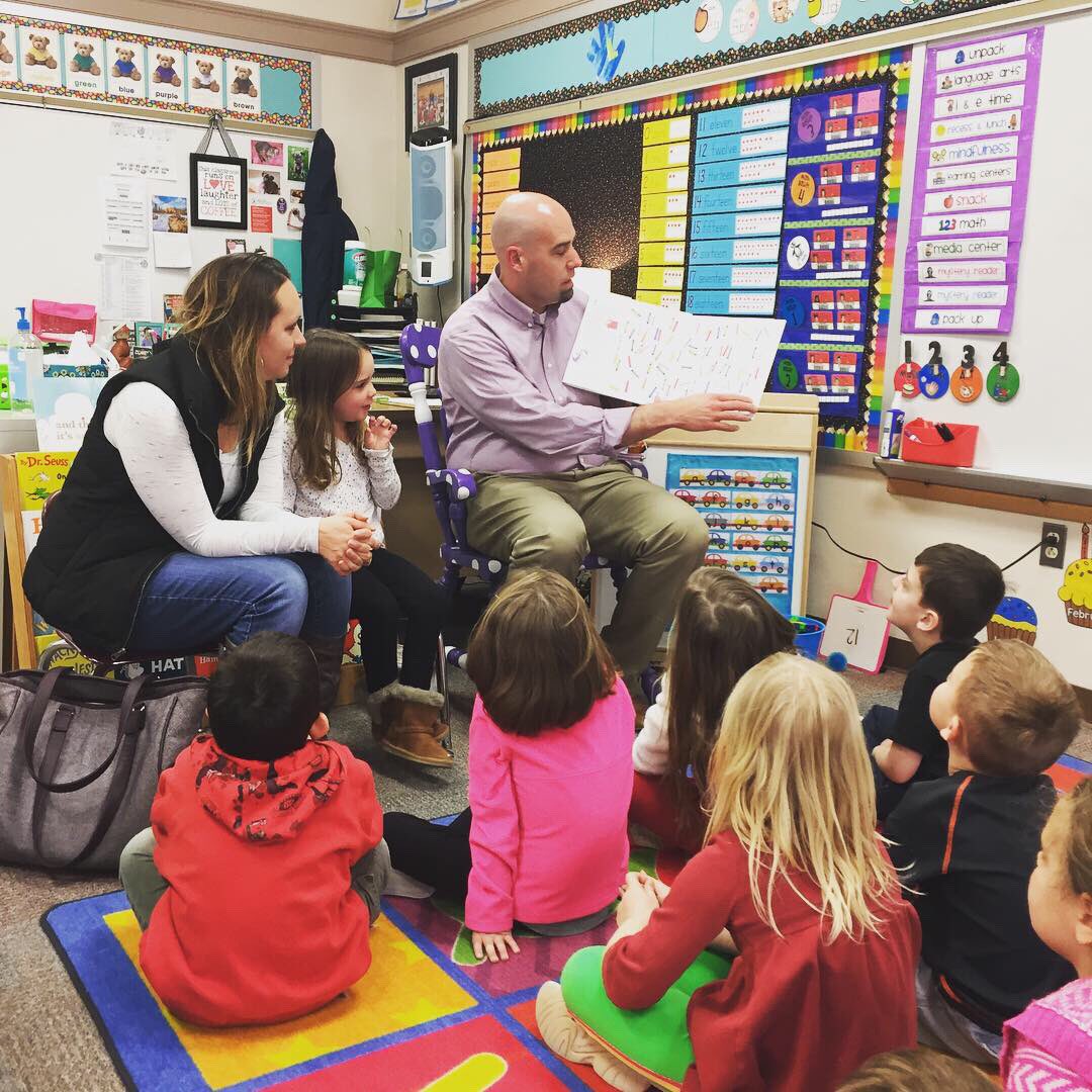 JVerilePSD's tweet photo. Since we use crayons so much in kindergarten, we loved hearing their opinions of things! #readacrossamerica #fvfoxes #pinkdinosaursarecool https://t.co/nvfmvqTXiQ