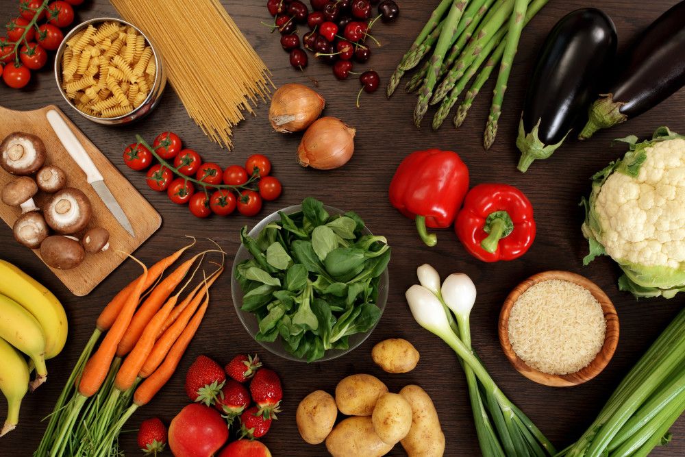 HarvardHealth's tweet photo. Eat more plants and fewer animals. https://t.co/GgGRQE6DGa #HarvardHealth #plantbased #nutrition https://t.co/ypvQ8TLMgN