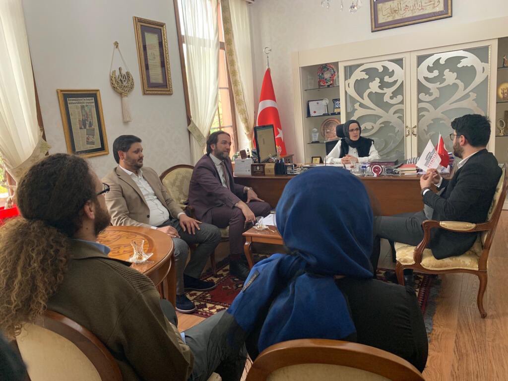 Türk Okçuluğu Üniversite’de projemiz kapsamında Bezmialem Vakıf Üniversitesi Genel Sekreteri Sn. @zgokcen2005 Hanımefendiyi ziyaret ederek Türk Okçuluğu ve Üniversite okçuluk takımı hakkında fikir teatisinde bulunduk. #ÖncüKuşak