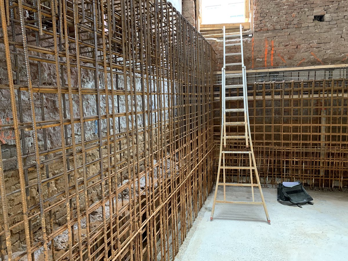Deze weer gereed om de wanden te plaatsen zodat de wanden gestort kunnen worden #funderingsherstel #Amsterdam