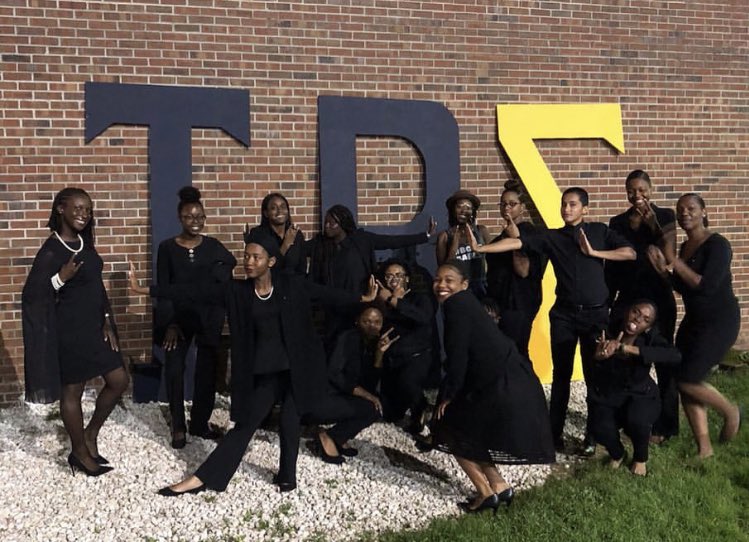 BetaPhiTBS's tweet photo. 🎊💙Happy Founders Day 💛🎊 https://t.co/SuBaAkGGOs