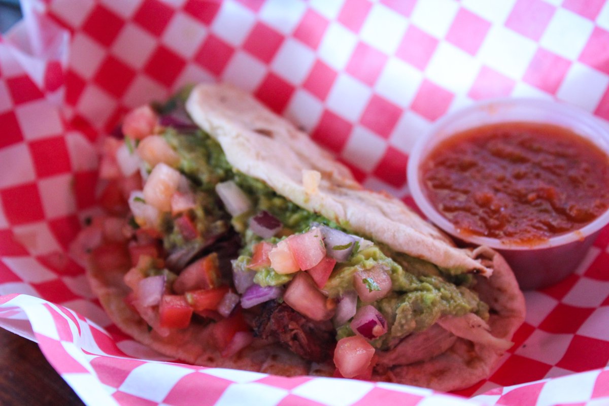 Taco Tuesday! Which is your favorite? Brisket, Pulled Pork, or Shrimp?

 #SanAntonioEats #SanAntonioDrinks #TacoTuesday