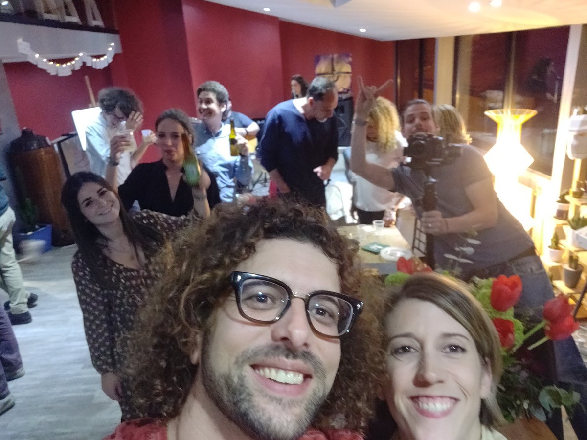 En direct de la soirée "Cocktail Acoustique" chez @AgenceNest pour clôturer une très belle journée de portes ouvertes #JAO2019
#JAOnest <a href="/APACOMaquitaine/">APACOM</a>