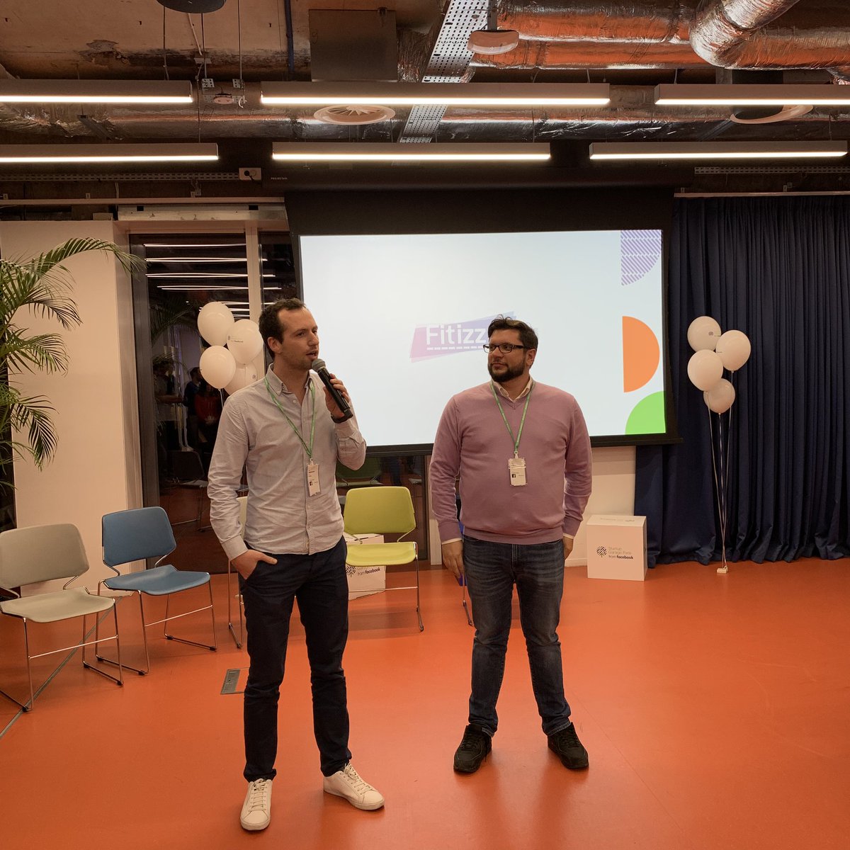 deborah_alz's tweet photo. Elles sont 6 dans le #startupgarage 🌱👏 @playzzgames @iProtego @KyklosGaming @FitizzyFrance #powerdiet @colettefried #myli Bravo à tous !! 😊 https://t.co/mZ3dHLXaax