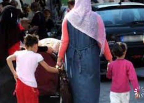 AnolfNazionale's tweet photo. Roma #razzismo #aggredita giovane #mamma con due bambini, salvati da un #poliziotto non in servizio @AnolfNazionale @CislNazionale esprimiamo la nostra solidarietà #condannando qualsiasi forma di #razzismo #xenofobia #violenza sulle donne #discriminazioni https://t.co/RudIn8qQBY