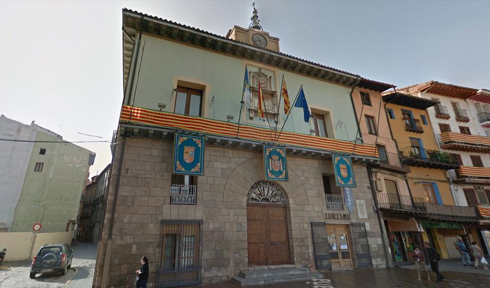 MiraMiAyunta's tweet photo. 🏛 Calatayud (Zaragoza) | ⚒ XVI

Pequeño pero imponente. Situado en una plaza medieval, esta antigua Casa Consistorial (ahora las dependencias están en otro edificio) de estilo renacentista es una mezcla de épocas: la de arriba de 1842 mientras que la planta baja del siglo XVI https://t.co/hR64dLtQiS