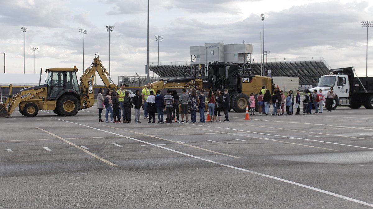 BelieveItSeeIt's tweet photo. Elgin ISD 5th Grade Students explore Careers on Wheels during the District's latest Career Development Event.  Thanks to the City of Elgin, Bluebonnet Electric, Acadian Ambulance, and the City of Elgin for helping our students explore exciting careers!  @ElginSupt #TechEdTuesday https://t.co/HQMfKYCiBj