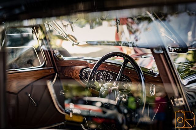 DRecordPhoto's tweet photo. Not just racers at the Chateau, something for every one with these super elegant vintage family cars.  #cihillclimb #ChateauImpney #Nikon #D810 #MotorsportPhotography #Petrolicious #ClassicCar #VintageCar #ClassicSportsCar #HillClimb #footmanjames https://t.co/cHO61oBfUp https://t.co/IIdK5CqPh7