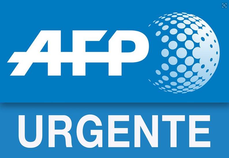 AFPespanol's tweet photo. #ÚLTIMAHORA Venezuela extiende 24 horas más la suspensión de las actividades laborales por el apagón #AFP https://t.co/kSbjUqtkhS