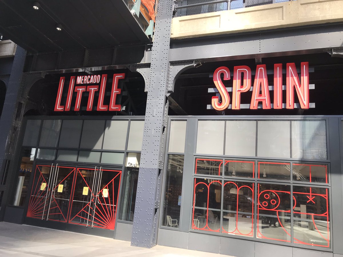ericripert's tweet photo. Fantastic private tour @little_spain in @_HudsonYardsNYC w Great Friend : THE ONE AND ONLY Genius Chef and International Hero @chefjoseandres The place is AMAZING!!! Congratulations Jose and Team😍💫 https://t.co/DOk5HuXl70