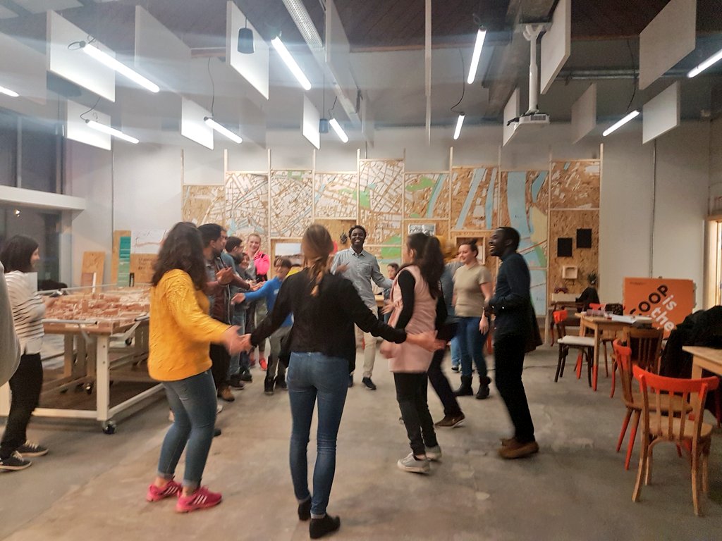 agathebinnert's tweet photo. Soirée interculturelle et festive de @MakersForChange au Point Coop dans le cadre des mardis de @KaleidosCOOPsxb. Merci à @CBischetti et son équipe pour l'organisation de ce temps convivial ! #coopisthenewcool https://t.co/3CpQP0FErA