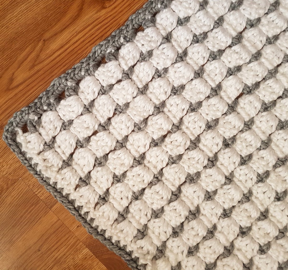 arianawimsett's tweet photo. A sneak peak of my next crochet pattern. This is going to be my second hooded blanket and I hope you all love it🤞💕
.
Video for this stitch coming soon🤗
.
#crochet #crochetpattern #craftinghappiness #crochetdesigner #craftinghappinessUK #hoodedblanket #blockstitch https://t.co/vajFbUDmLu