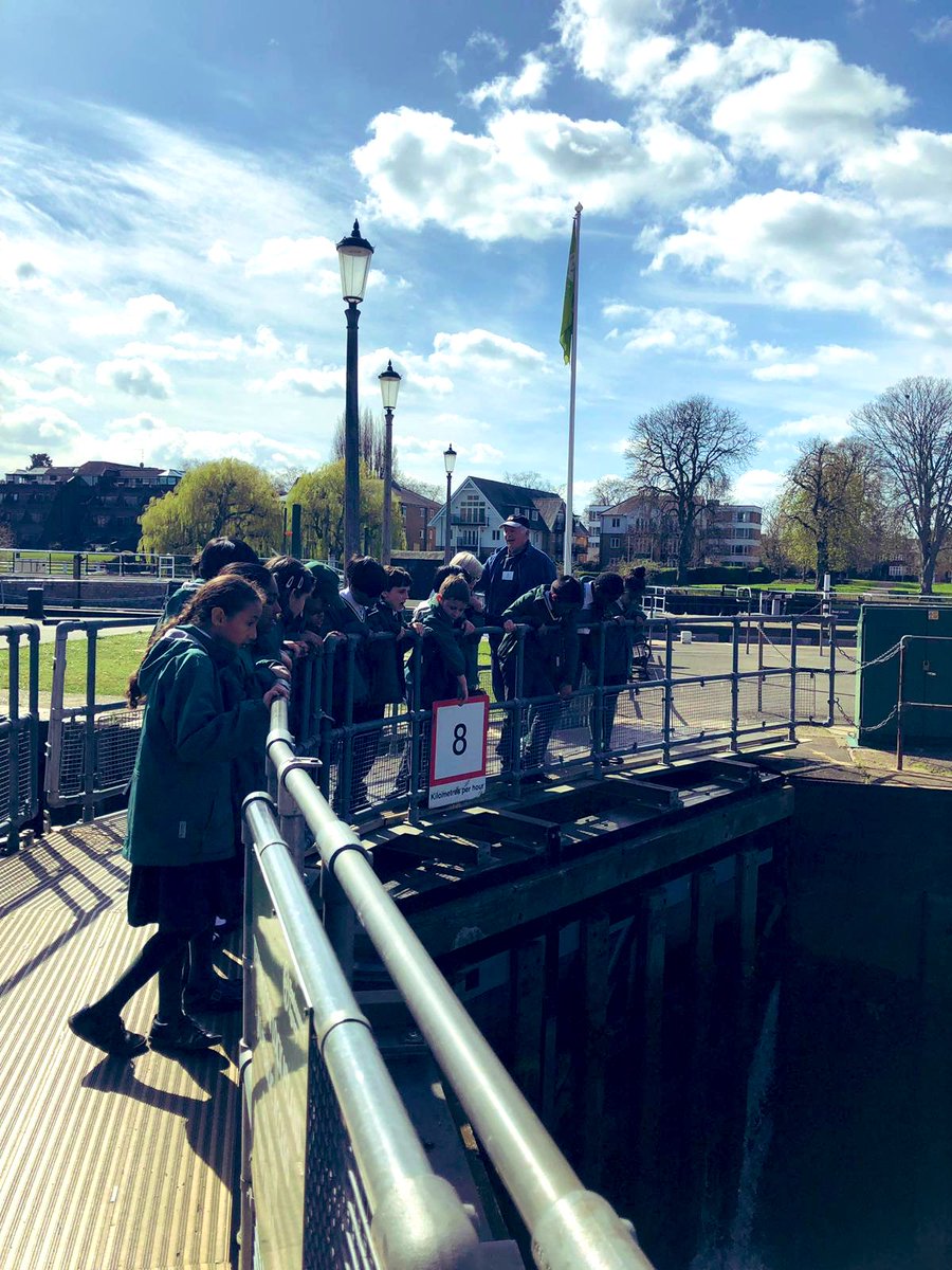 STMM20's tweet photo. Year 5ML trip to Teddington Lock - what a super day, so interesting - we had a wonderful time thank you โ๏ธ๐@teddingtonlock #locksrock https://t.co/G6UMGGbpo0