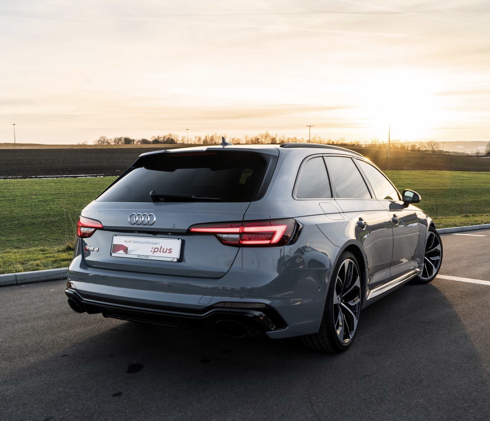 Audi rs4 Nardo Grey