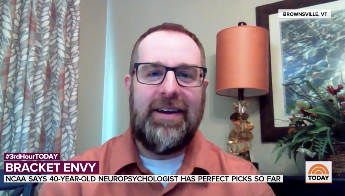 darrenrovell's tweet photo. This is the guy who went 48 out of 48 picks in his NCAA bracket: 40-year-old neuropsychologist named Gregg Nigl. https://t.co/N6N2LmFoYq