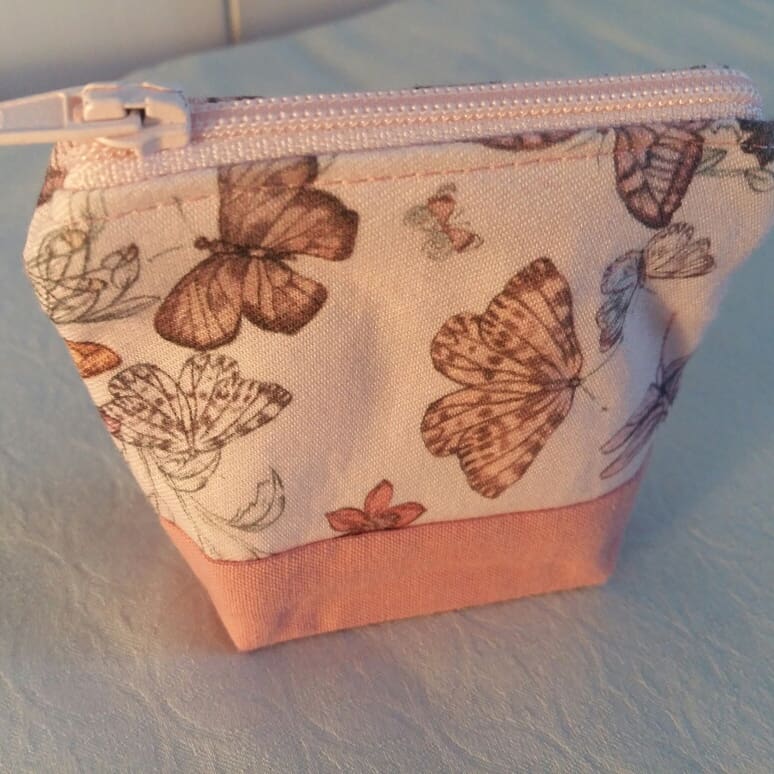ElleCoutur's tweet photo. Petit #portemonnaie réalisé avec un #tissu imprimé #papillons

#Sewing #faitmain #tissus #tissu  #diy #couture #cousumain #handmade #madeinfrance #creations #creationartisanale #instacouture #instacrea #instasew #madeinchartres #plaisirdecreer #photography #girl #girly https://t.co/Zh2gfq1TkY