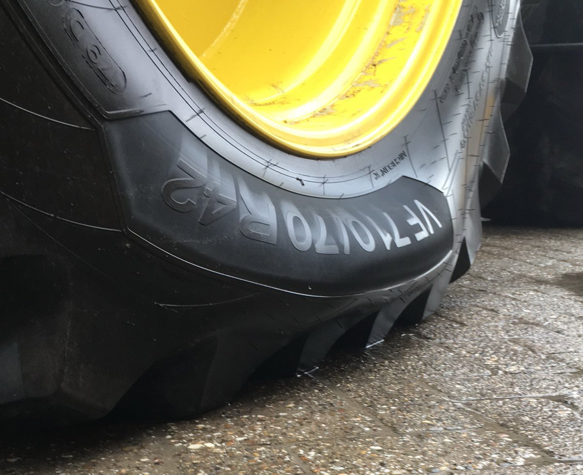 Weer een primeur bij <a href="/bevrigroep/">BEVRI GROEP</a>: de allereerste @Evobib's van Michelin in Nederland. Een echte dubbeldoelband gemonteerd bij Erf BV in combinatie met PTG drukwisselsysteem, dat weer automatisch aangestuurd wordt door Zen@terra. Altijd de juiste spanning op de weg en in het veld!