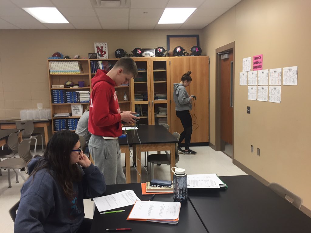 MrsKult's tweet photo. Motion graph matching with @VernierST in #NPPhysics! https://t.co/0fzmA1kPiA