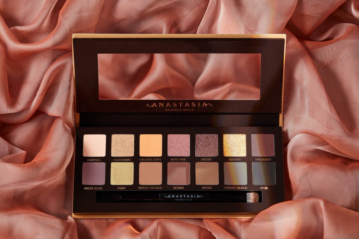 ABHcosmetics's tweet photo. Isn’t she lovely? 😍#ABHSoftGlam Palette

#AnastasiaBeverlyHills https://t.co/jZgadQxLMV