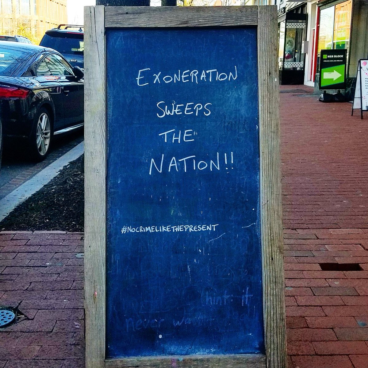BarrelDC's tweet image. You get an exoneration, you get an exoneration, everyone gets an exoneration!
#BarrelSign
#NoCrimeLikeThePresent
#ExonerationNation
@realDonaldTrump @JussieSmollett