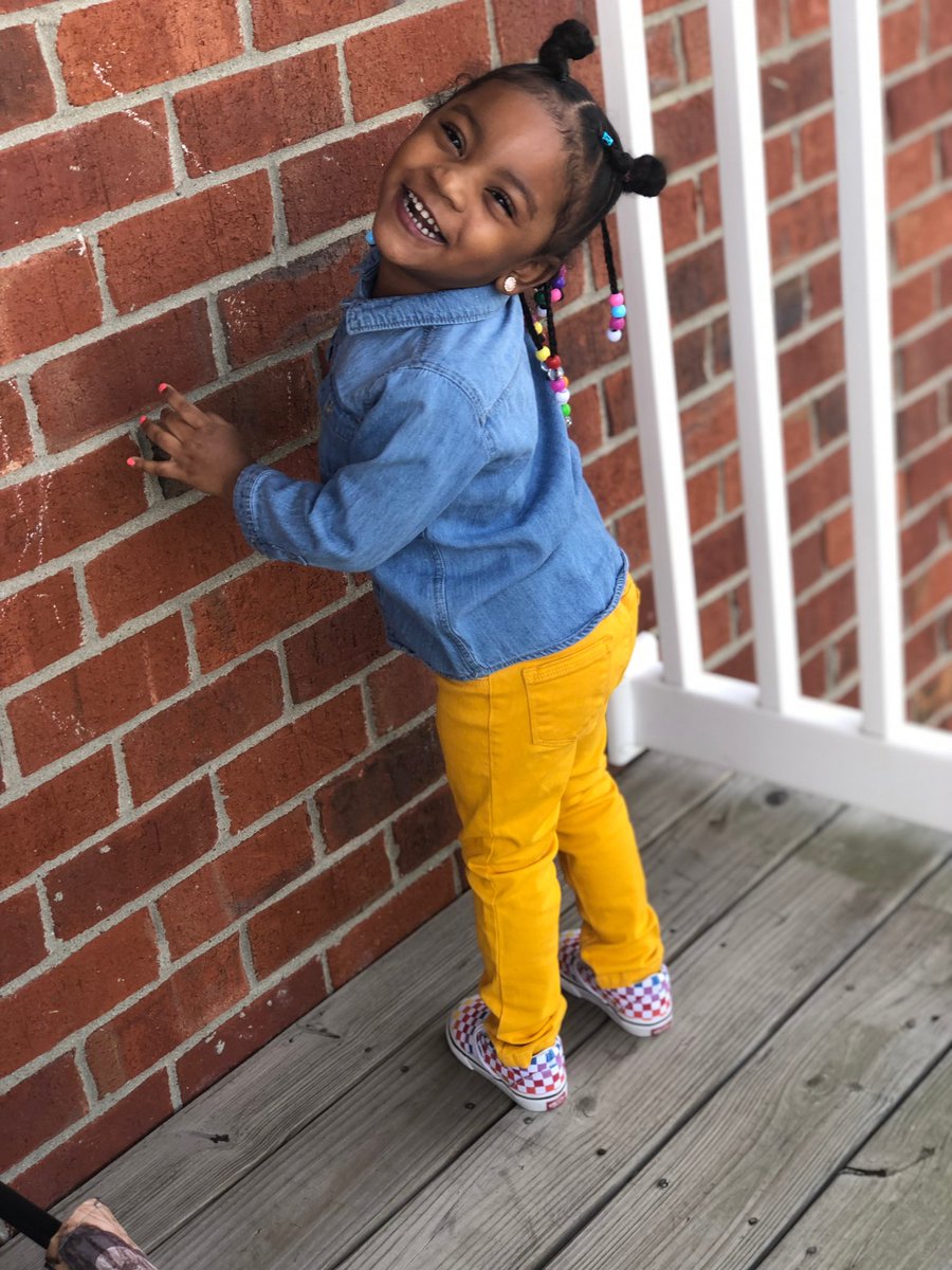 Yeah_AtsTony's tweet photo. I’m a father first if my daughters are not good then I’m not good i love y’all so much kno dat 🤛🏾❤️😍 https://t.co/d8Ww9W20AS