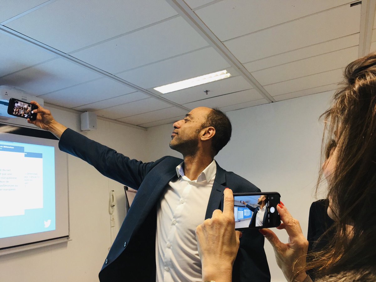 medhi's tweet photo. Un grand merci pour votre accueil et aussi pour tous vos messages et vos questions #VeryInternetPeople #MBAMCI @mbamci #SocialRoom & #SocialListening c'est 🔝et ça fait chaud au cœur ❤️ cc @chathevenot https://t.co/ZZFmuTLIFR