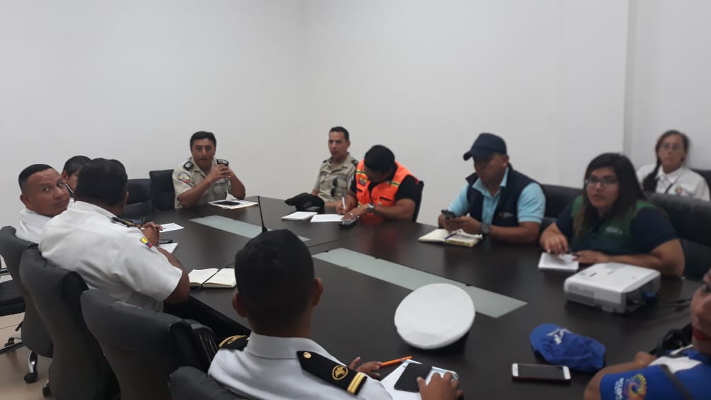 armada_ecuador's tweet photo. #Salinas| Capitanía de Puerto participa en reunión con autoridades, para la planificación de la ‘Activación de disciplina deportiva cicplopaseo en la provincia de Santa Elena’ 20km, que se efectuará el domingo 14 de abril #CAPSAL #armada #navy #SoyMarino https://t.co/jeQrai4jre