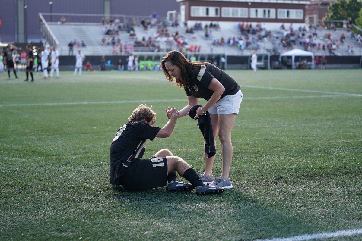 NECsports's tweet photo. It's always nice to say, "Thank You!"

And since it's National Athletic Training Month, it's only right to say THANK YOU to the people who keep us healthy.

Athletic Trainers are a HUGE part of the team. #ThankYou #NATM2019 https://t.co/fsn8gw4pk7